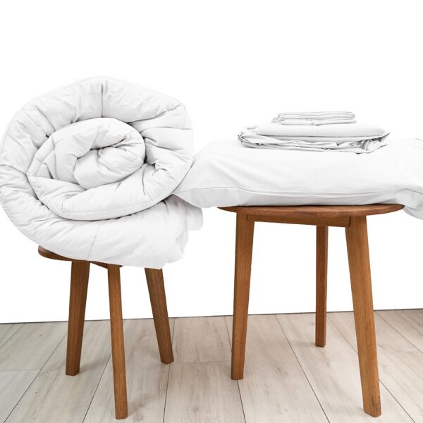 Basic Bedpack Zoe con cobertor hipoalergénico 600 hilos color blanco 100% algodón