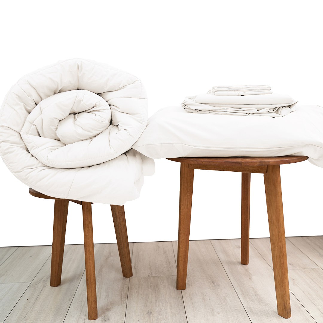 Basic Bedpack con cobertor hipoalergénico 400 hilos color perla 100% algodón