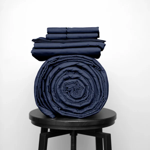 Basic Bedpack con cubrecama ligero 150 hilos color Azul marino 100% algodón