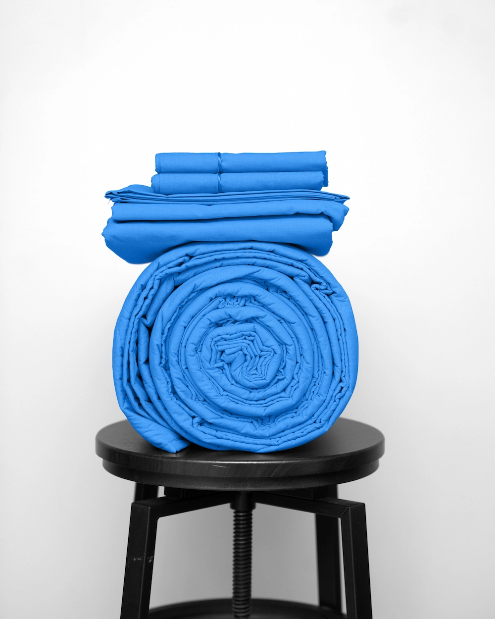 Basic Bedpack con cubrecama ligero 150 hilos color Azulino 100% algodón