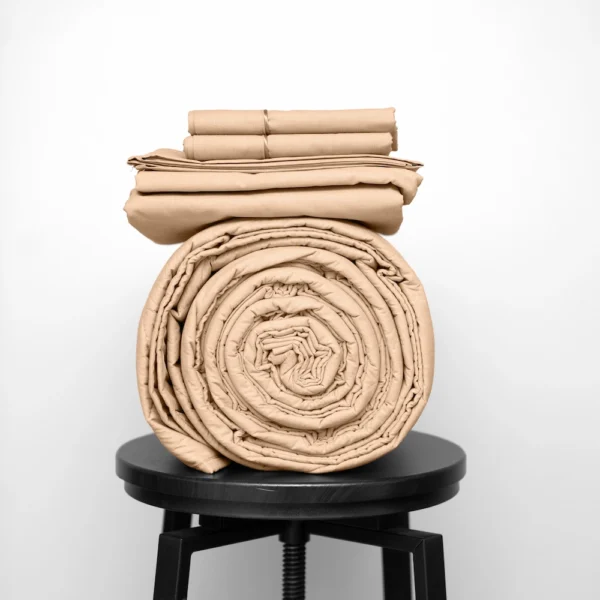 Basic Bedpack con cubrecama ligero 150 hilos color Beige 100% algodón