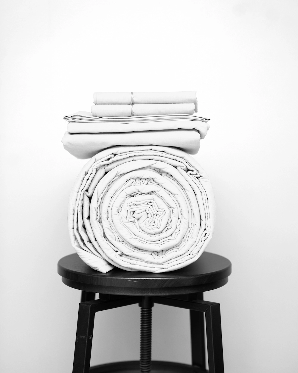 Basic Bedpack Zoe con cubrecama ligero 600 hilos color blanco 100% algodón