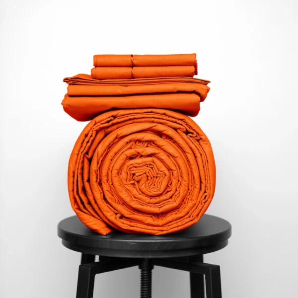 Basic Bedpack con cubrecama ligero 150 hilos color Naranja 100% algodón