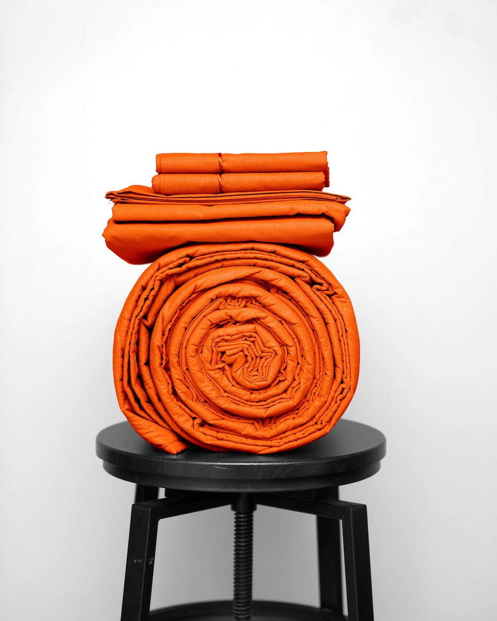 Basic Bedpack con cubrecama ligero 150 hilos color Naranja 100% algodón