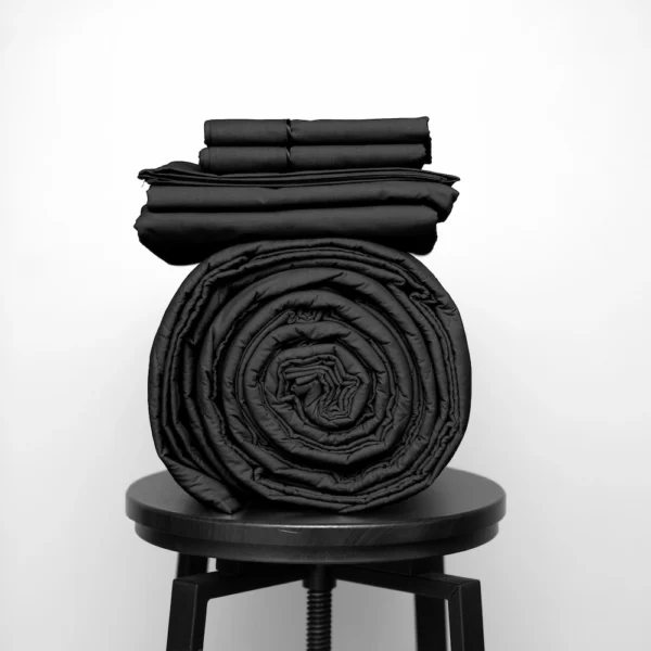 Basic Bedpack con cubrecama ligero 150 hilos color Negro 100% algodón