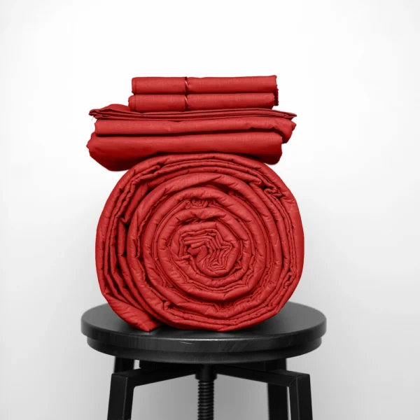 Basic Bedpack con cubrecama ligero 150 hilos color Rojo 100% algodón