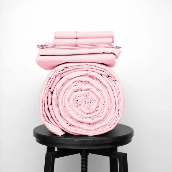 Basic Bedpack con cubrecama ligero 150 hilos color Rosado pastel 100% algodón