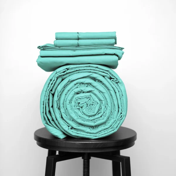 Basic Bedpack con cubrecama ligero 150 hilos color Turquesa 100% algodón