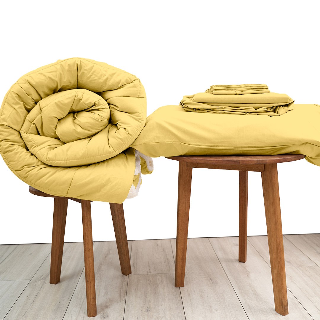 Basic Bedpack con edredón con reversible de corderito 150 hilos color amarillo 100% algodón