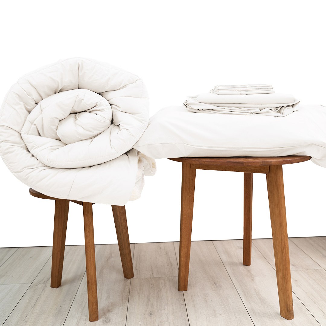 Basic Bedpack con edredón con reversible de corderito 400 hilos color perla 100% algodón