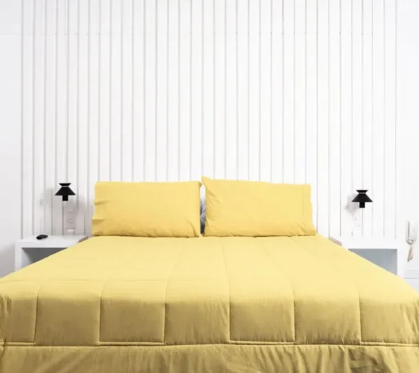 Cobertor Hipoalergénico 150 hilos color amarillo 100% algodón