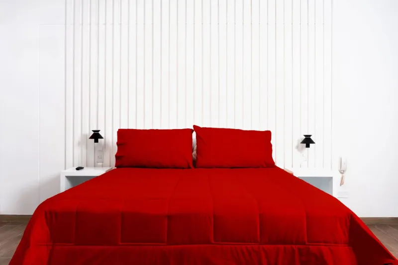 Cobertor Hipoalergénico 150 hilos color rojo 100% algodón