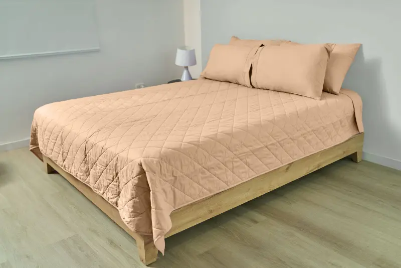 Cubrecama ligero 150 hilos color beige 100% algodón