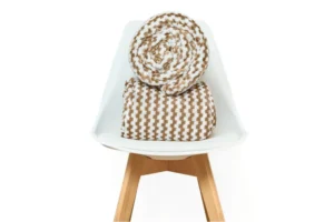 Mantita chess blanco arenita 2.30 x 1.80 cm con textura de corderito cobitex 1 &ndash; Cobitex Home