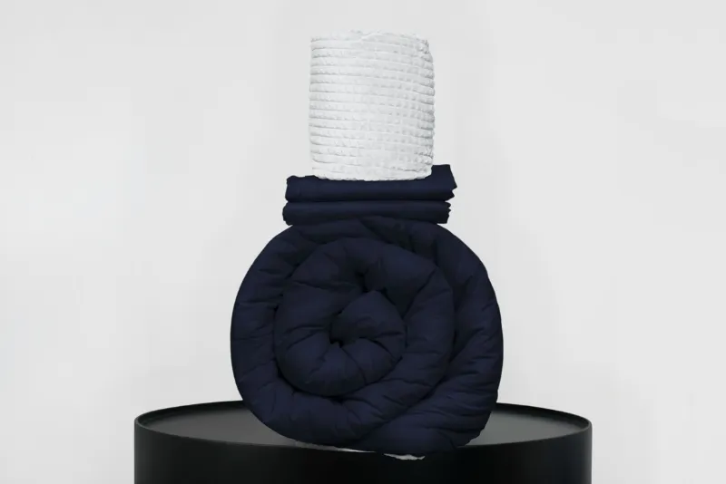 Medium Bedpack con edredón con reversible de corderito 150 hilos color azul marino 100% algodón