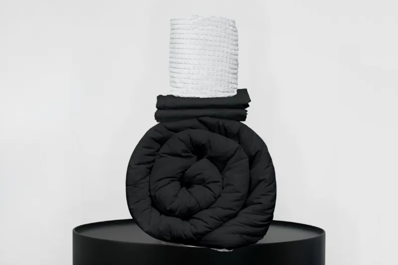 Medium Bedpack con edredón con reversible de corderito 150 hilos color negro 100% algodón