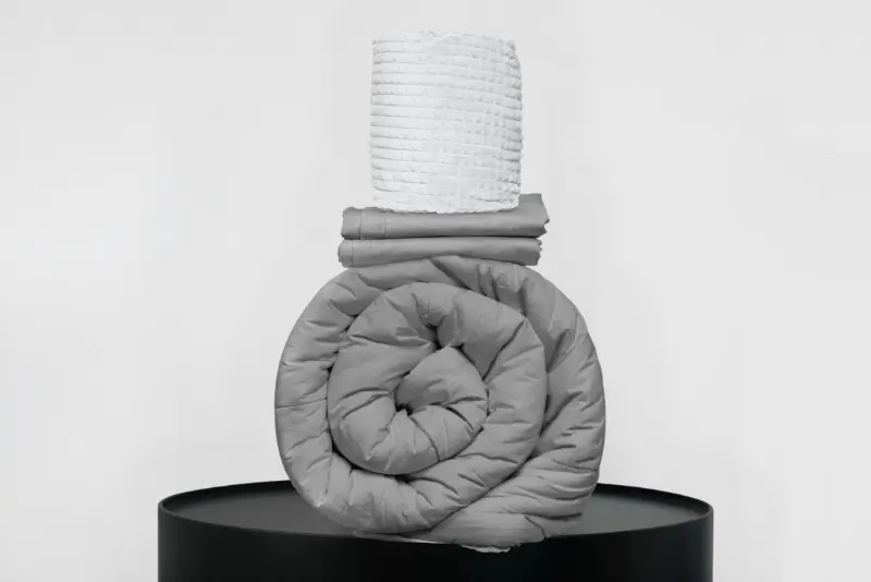Medium Bedpack con edredón con reversible de corderito 150 hilos color plomo 100% algodón