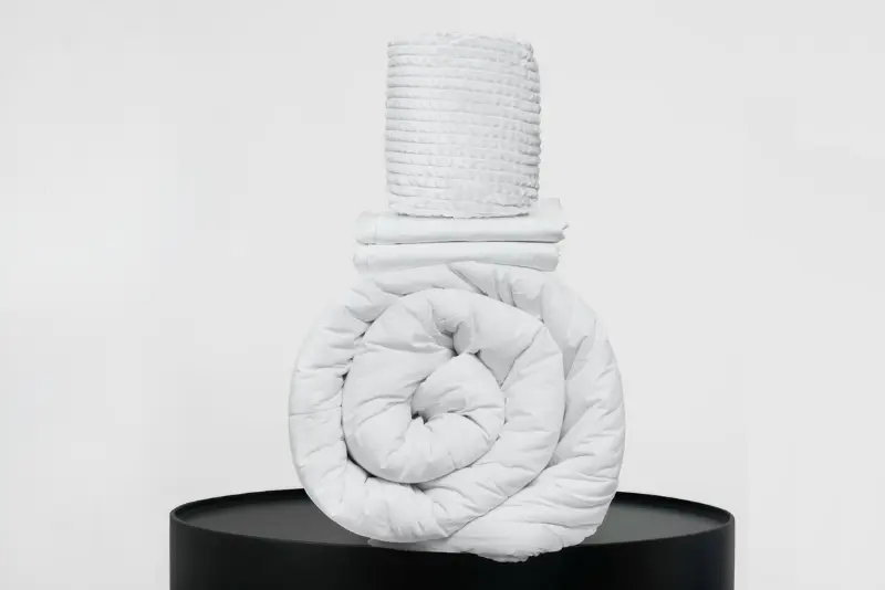 Medium Bedpack Zoe con edredón con reversible de corderito 600 hilos color blanco 100% algodón
