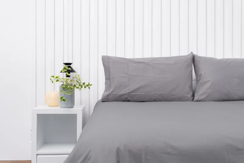 Par de fundas de almohadas 150 hilos color plomo 100% algodón