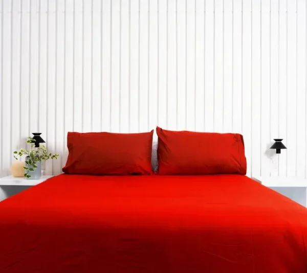 Set de sábanas lisas 150 hilos color rojo 100% algodón
